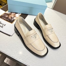 Prada Low Shoes